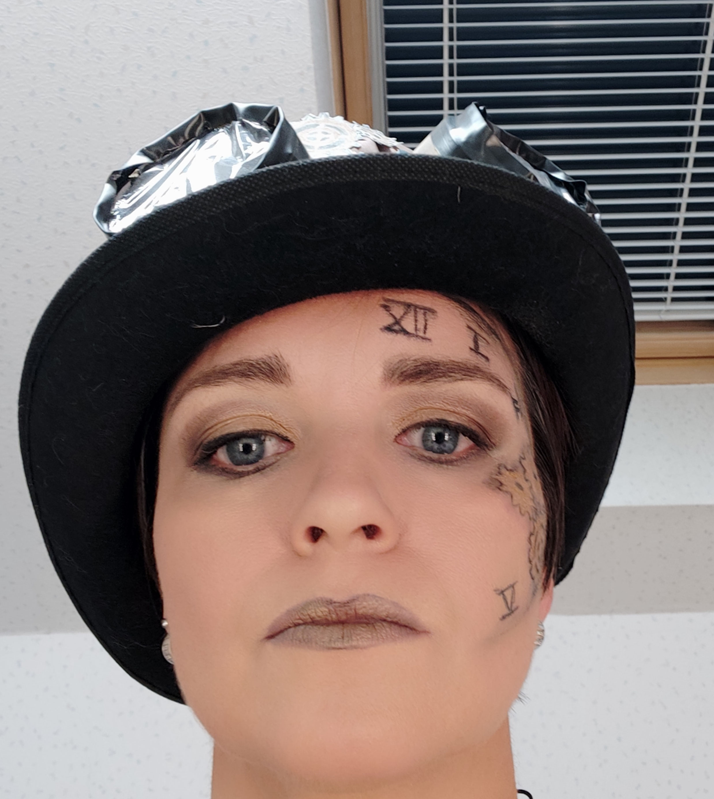 Fantasie- und Travestie-Make-up 25