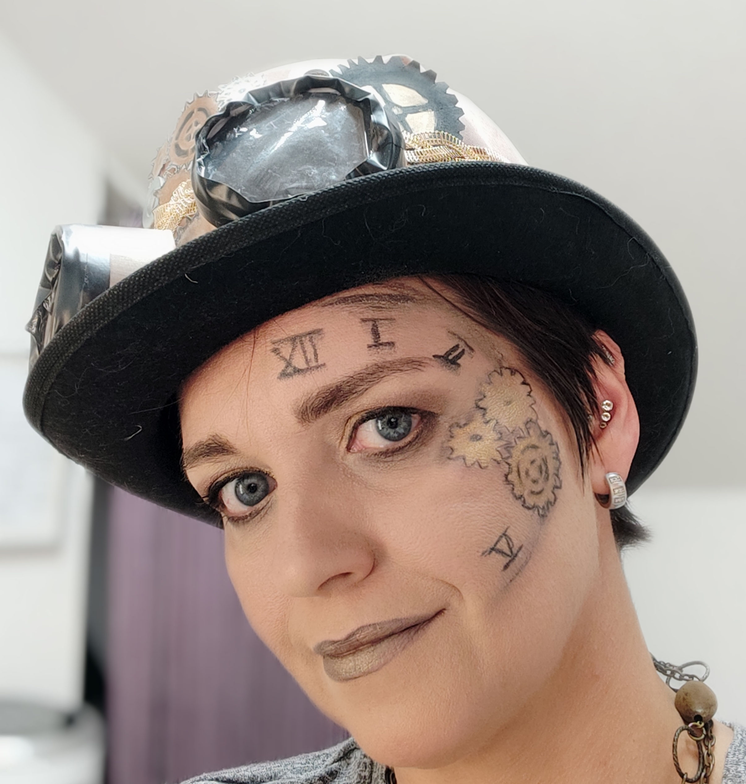 Fantasie- und Travestie-Make-up 26